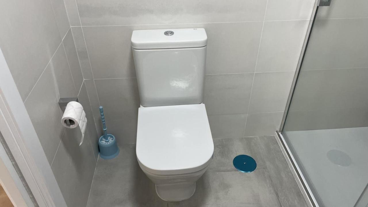 Piso de lujo en primera linea de playa y garaje Cádiz Exterior foto